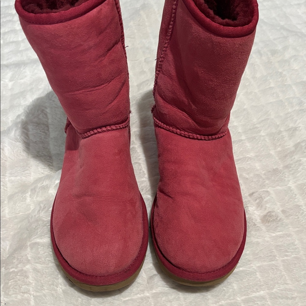 UGG Classic Short Boot - Picture 8 of 8
